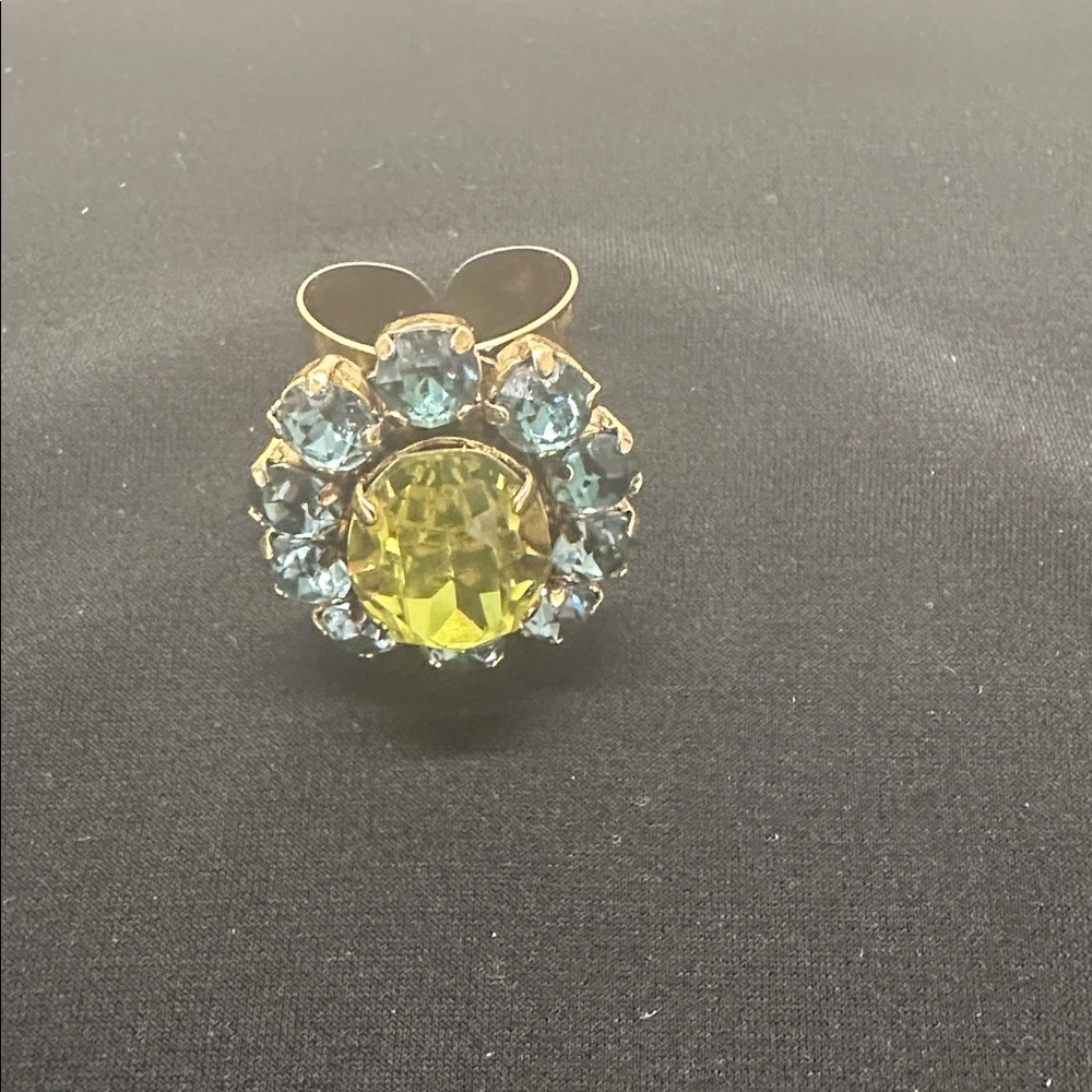 Elegant Gold and Green Gemstone Cocktail Ring
